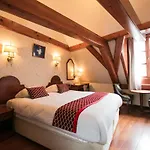 Atlanta Hotel 2*