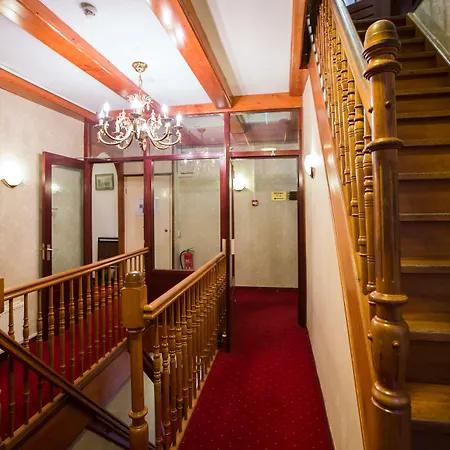 アトランタ ホテル 2*