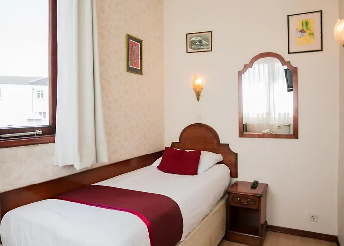 アトランタ ホテル 2*