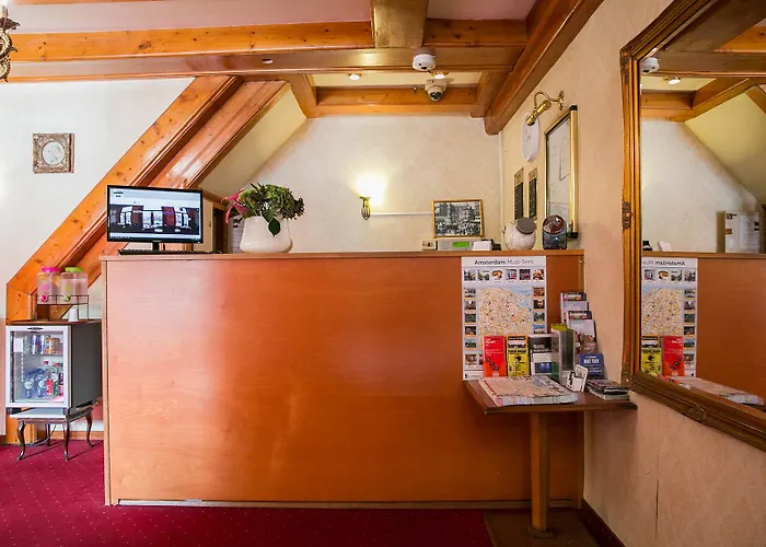 アトランタ ホテル 2*