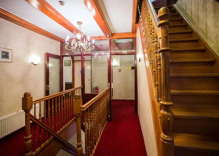 アトランタ ホテル 2*